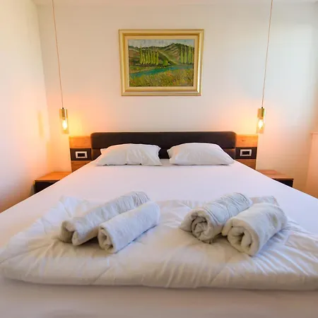 Apricus Apartment